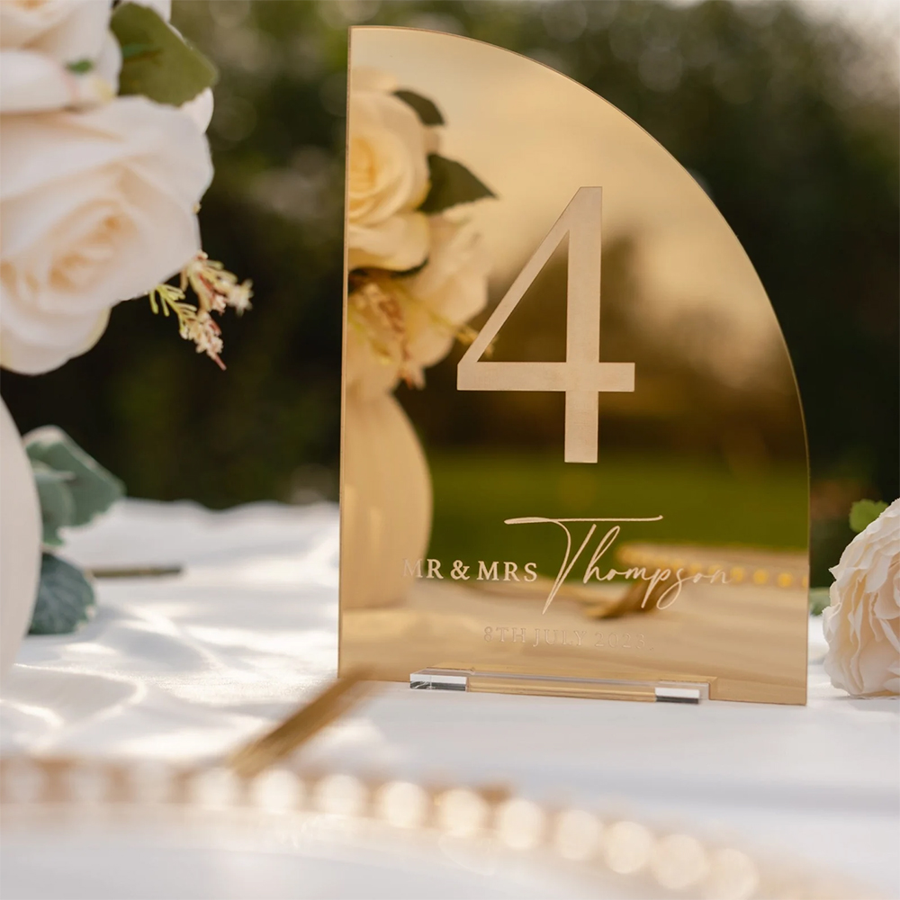 Table Number Gold - Personalisiertes Hochzeits-Barschild aus Acryl mit Goldspiegel,